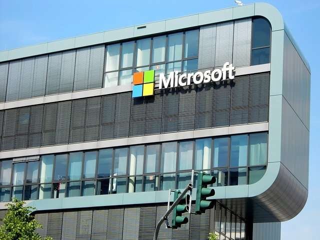 A Review of the Microsoft .net E-Commerce Platform